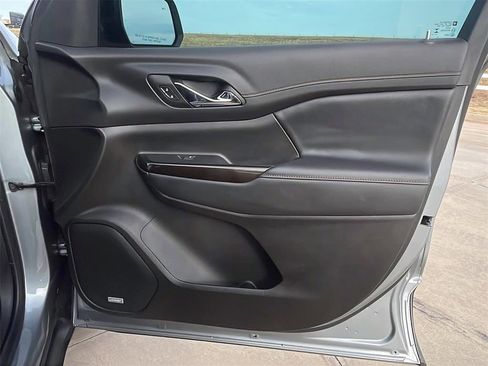 Used 2023 GMC Acadia AT4 image 11