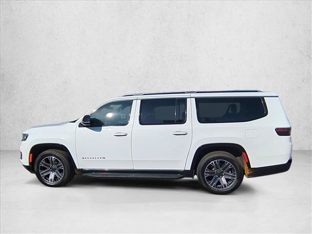 Used 2023 Jeep Wagoneer L Series II AWD/4WD image 9