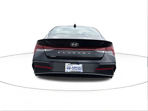 New 2026 Hyundai Elantra SEL Sport Premium image 4