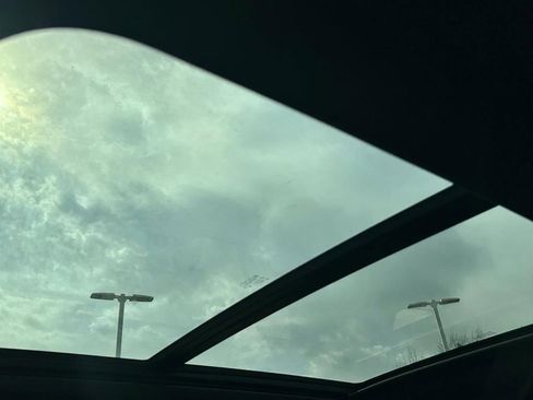 Used 2023 Chevrolet Tahoe Z71 w/ Luxury Package image 10