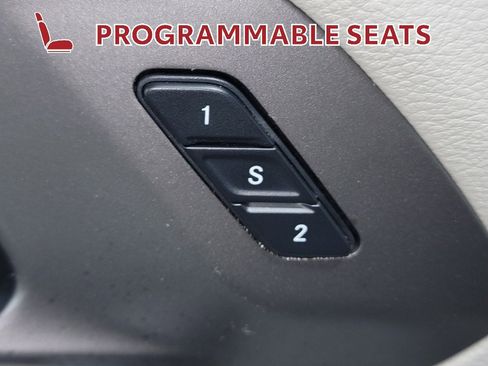 Used 2020 Chrysler Pacifica Touring-L image 20