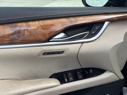 Used 2019 Cadillac XTS Luxury FWD image 11