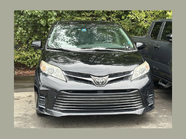 Used 2018 Toyota Sienna LE FWD image 1