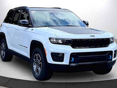 Used 2023 Jeep Grand Cherokee Trailhawk AWD/4WD image 2