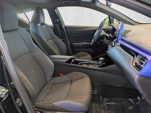 Used 2021 Toyota C-HR XLE FWD image 19
