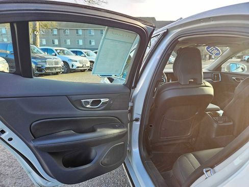 Used 2021 Volvo S60 T8 Inscription w/ Climate Package image 19