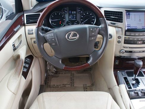 Used 2013 Lexus LX 570 4WD image 5