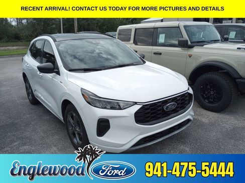 Used 2023 Ford Escape ST-Line w/ Tech Pack #1 FWD image 1