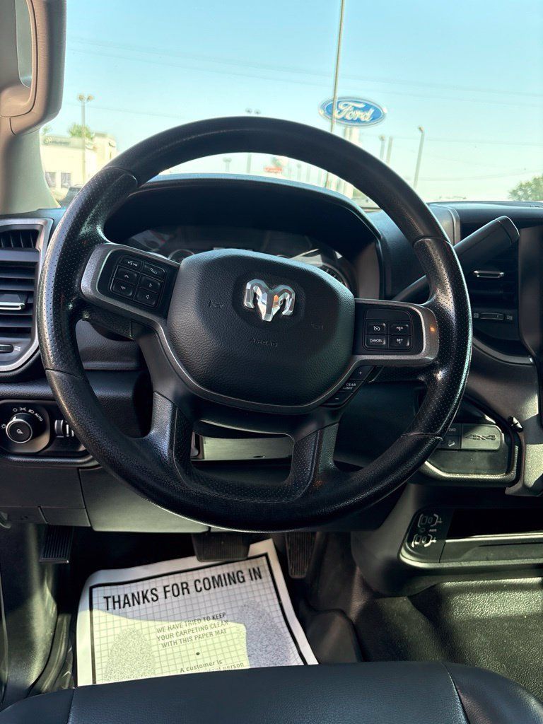 Used 2020 RAM 2500 Tradesman w/ Chrome Appearance Group AWD/4WD image 12
