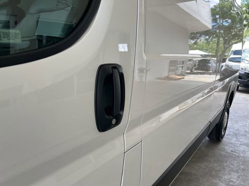 Used 2025 RAM ProMaster 2500 w/ Convenience Group FWD image 14