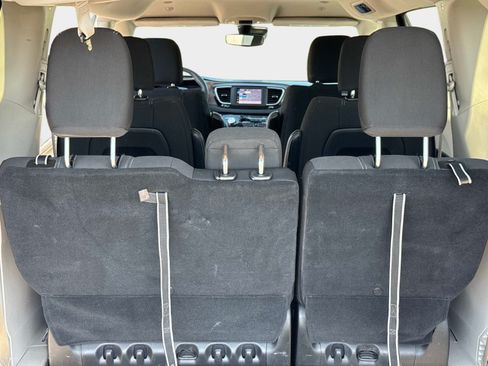 Used 2023 Chrysler Voyager LX FWD image 13