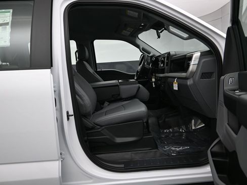 New 2026 Ford F250 XL w/ XL Chrome Package AWD/4WD image 26