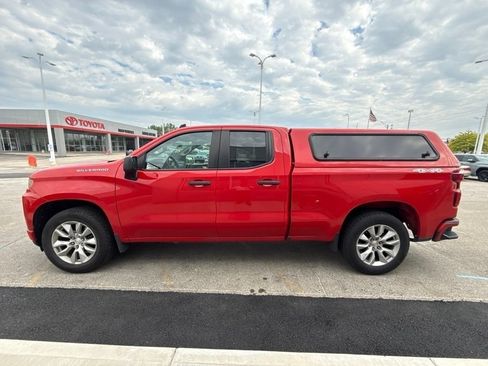 Used 2019 Chevrolet Silverado 1500 Custom w/ Custom Value Package AWD/4WD image 6