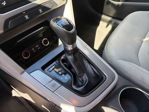 Used 2018 Hyundai Elantra SEL image 35