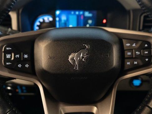 Used 2023 Ford Bronco Badlands image 25