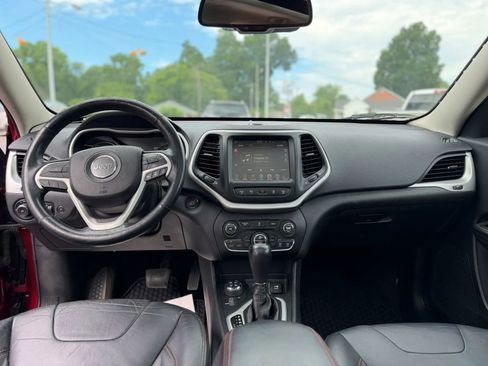Used 2014 Jeep Cherokee Trailhawk w/ Technology Group AWD/4WD image 13