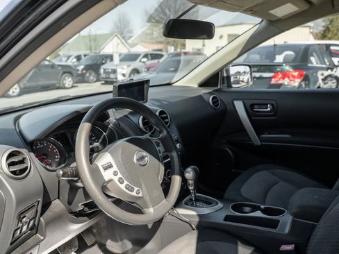 Used 2011 Nissan Rogue SV image 6