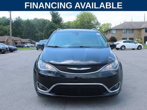 Used 2018 Chrysler Pacifica Touring-L Plus w/ Tire & Wheel Group FWD image 3