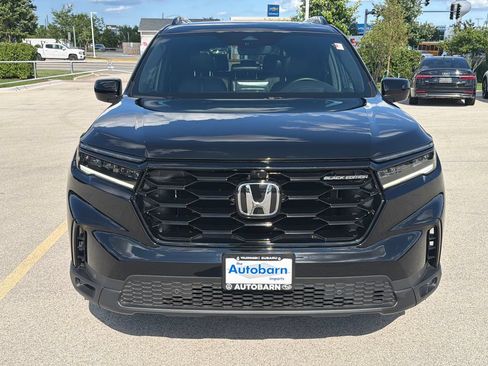Used 2025 Honda Pilot Black Edition image 2