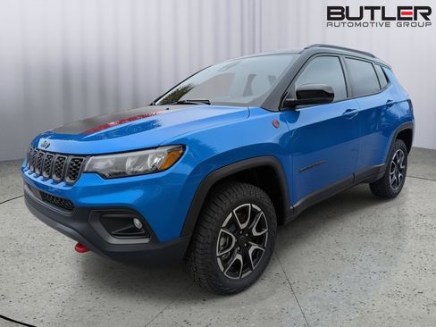 New 2026 Jeep Compass Trailhawk w/ Sun, Sound & Navigation Group AWD/4WD image 2