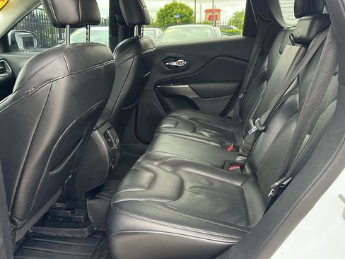 Used 2021 Jeep Cherokee Latitude Lux w/ Comfort/Convenience Group image 13