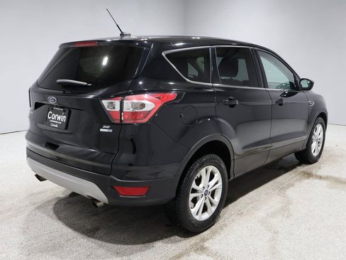 Used 2017 Ford Escape SE image 2