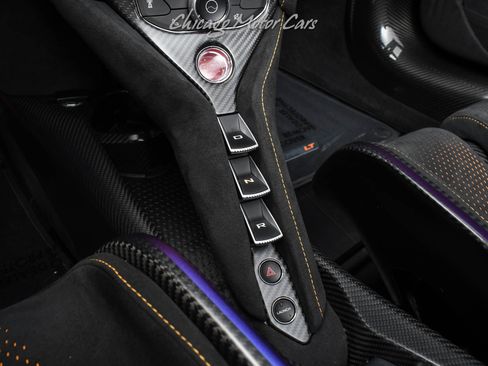 Used 2022 McLaren 765LT RWD image 18