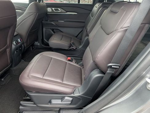 New 2026 Ford Explorer Platinum image 6