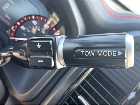 Used 2024 Nissan Titan PRO-4X w/ Pro-4x Convenience Package image 26