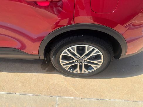 Used 2022 Ford Escape SEL FWD image 32