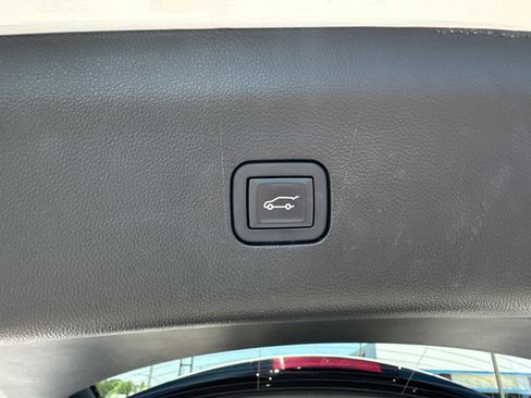 Used 2024 Buick Enclave Essence FWD image 20