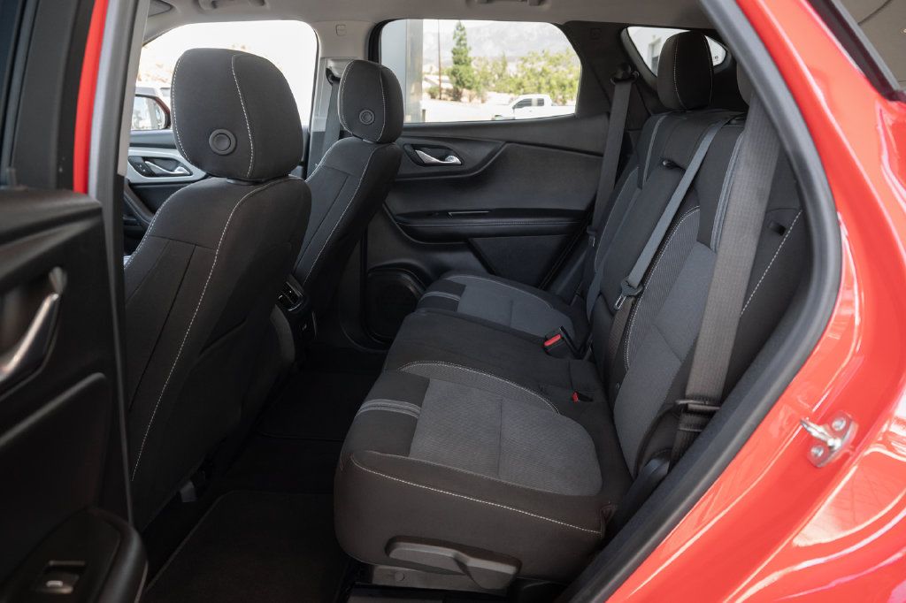 Used 2026 Chevrolet Blazer LT w/ Convenience Package FWD image 36