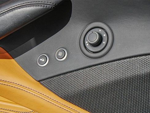 Used 2018 Ferrari California T image 28