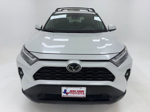 Used 2023 Toyota RAV4 XLE Premium image 3