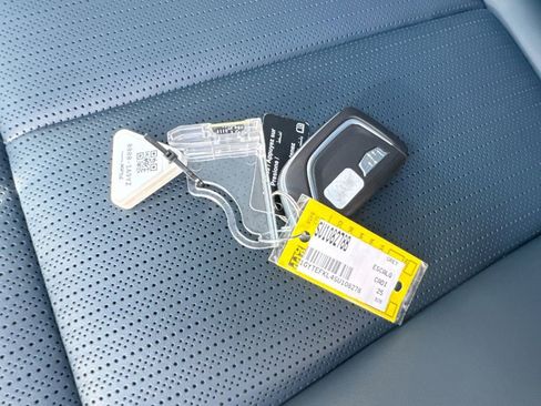 Used 2025 Cadillac Escalade IQ Sport 2 w/ LPO, ONYX Package image 36