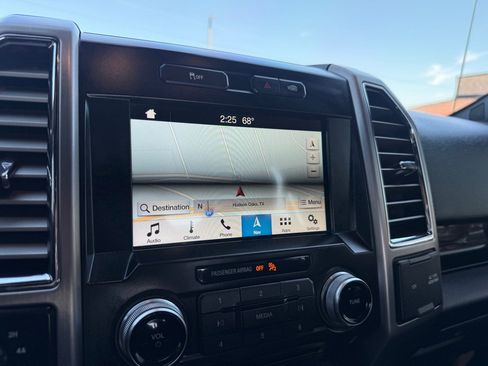 Used 2016 Ford F150 Platinum w/ Equipment Group 701A Luxury image 39