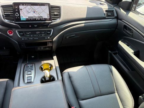 Used 2025 Honda Ridgeline TrailSport image 5