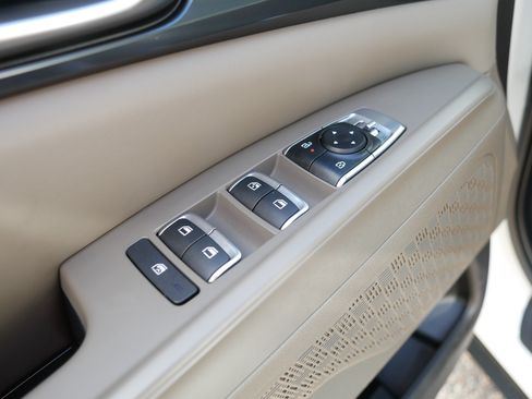 Certified 2026 Kia Carnival FWD image 19