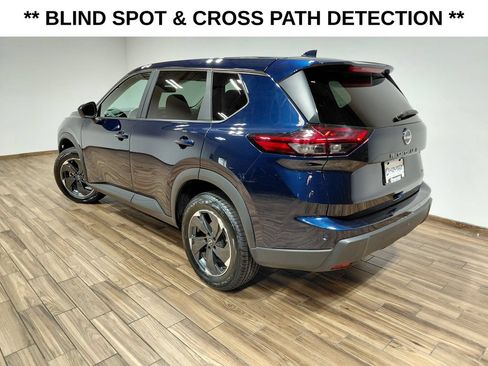 Used 2025 Nissan Rogue SV AWD/4WD image 9