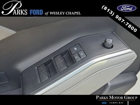 Used 2022 Toyota Highlander XLE FWD image 19