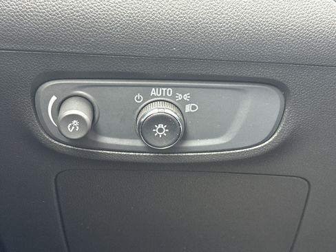 Used 2024 Buick Encore GX Sport Touring image 13