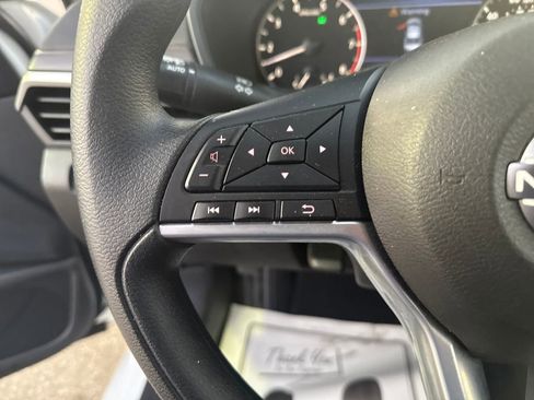 Used 2025 Nissan Altima 2.5 SV FWD image 20