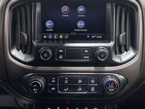 Certified 2022 GMC Canyon AT4 w/ Trailering Package AWD/4WD image 17