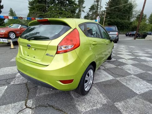 Used 2013 Ford Fiesta SE image 4