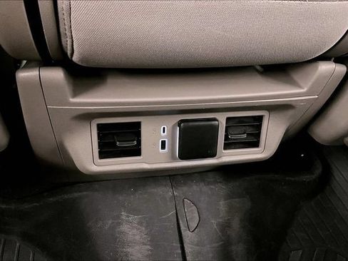 Used 2024 GMC Sierra 2500 SLE AWD/4WD image 32