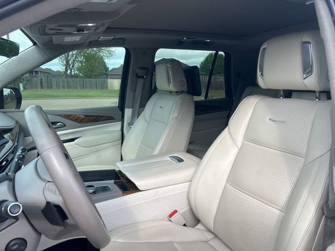 Certified 2024 Cadillac Escalade Premium Luxury Platinum w/ LPO, Floor Liner Package AWD/4WD image 5