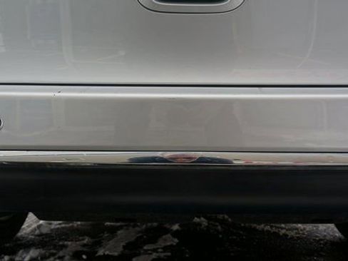 Used 2024 Chrysler Pacifica Touring-L image 86