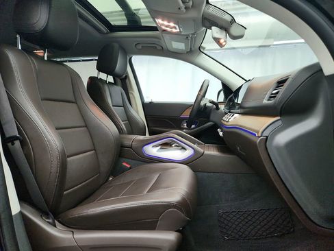 Used 2020 Mercedes-Benz GLS 450 4MATIC image 32