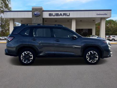 Used 2025 Subaru Forester AWD/4WD image 7