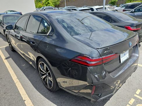 Certified 2026 BMW 550e xDrive AWD/4WD image 3